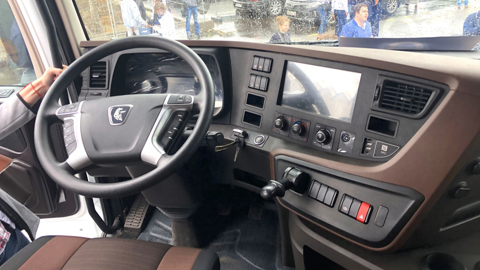 Тягач КАМАЗ-54901