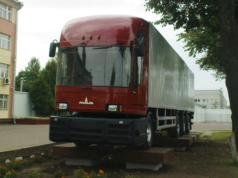Новый МАЗ 2000