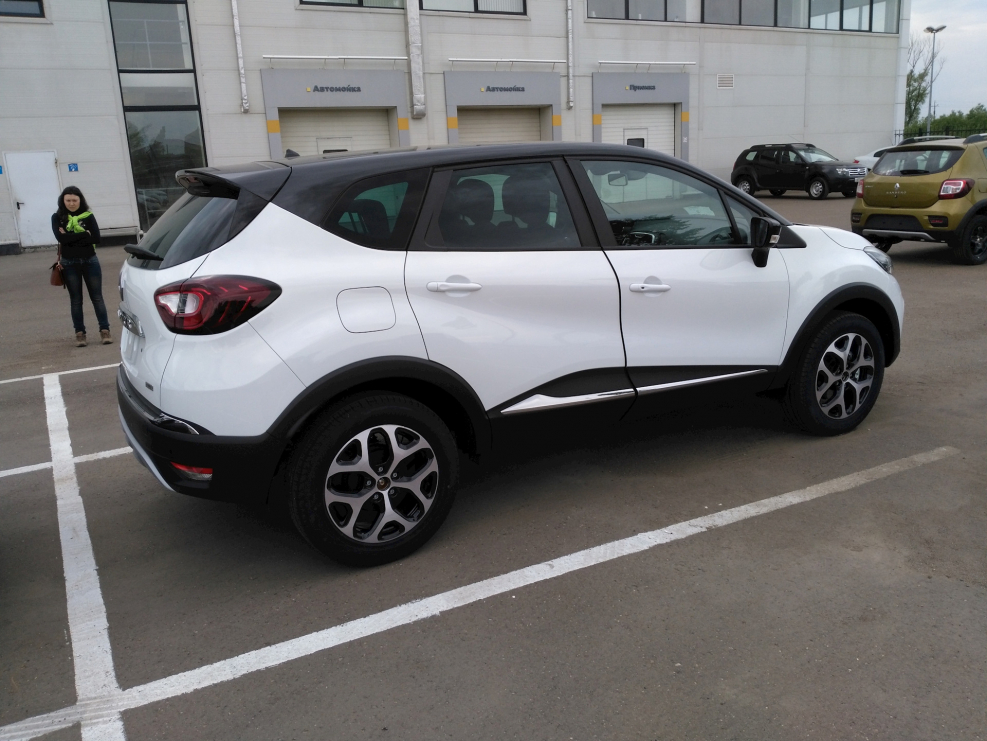 Renault Kaptur белый с черной крышей