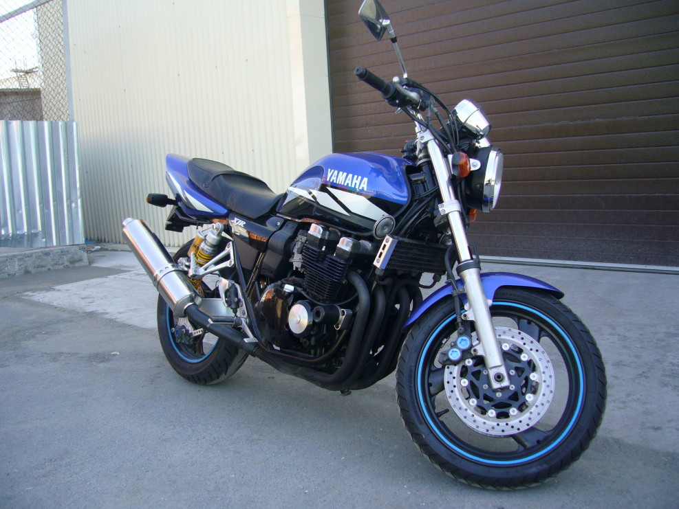 Yamaha XJR 400