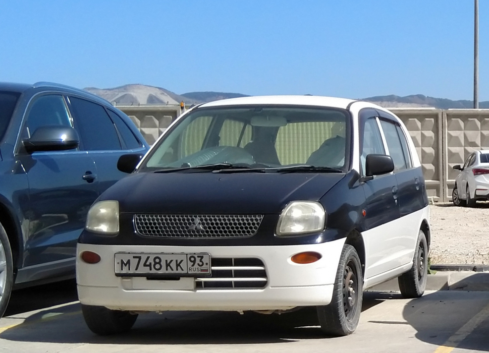 Mitsubishi Minica h37