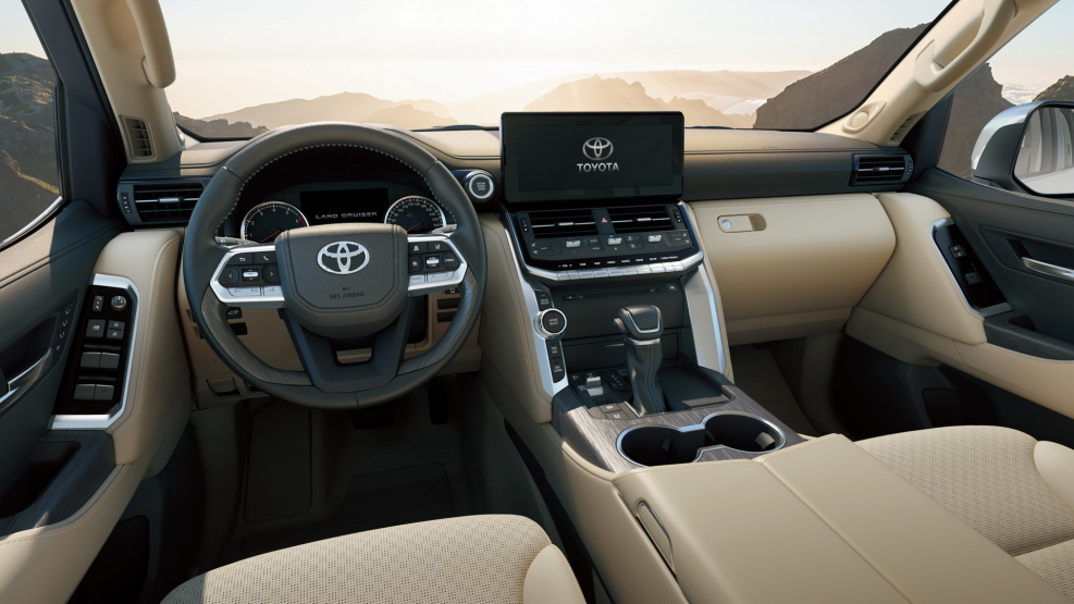 Toyota Land Cruiser 300 2021 салон