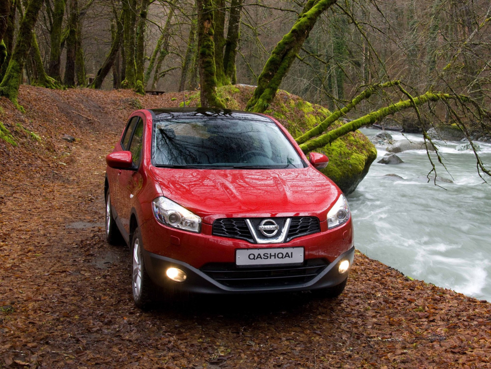 Nissan Qashqai 2010 красный
