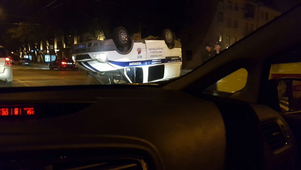 Вид из окна полицейской машины