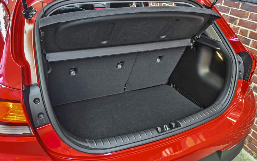 Kia Rio, 2017 хетчбекбагажник
