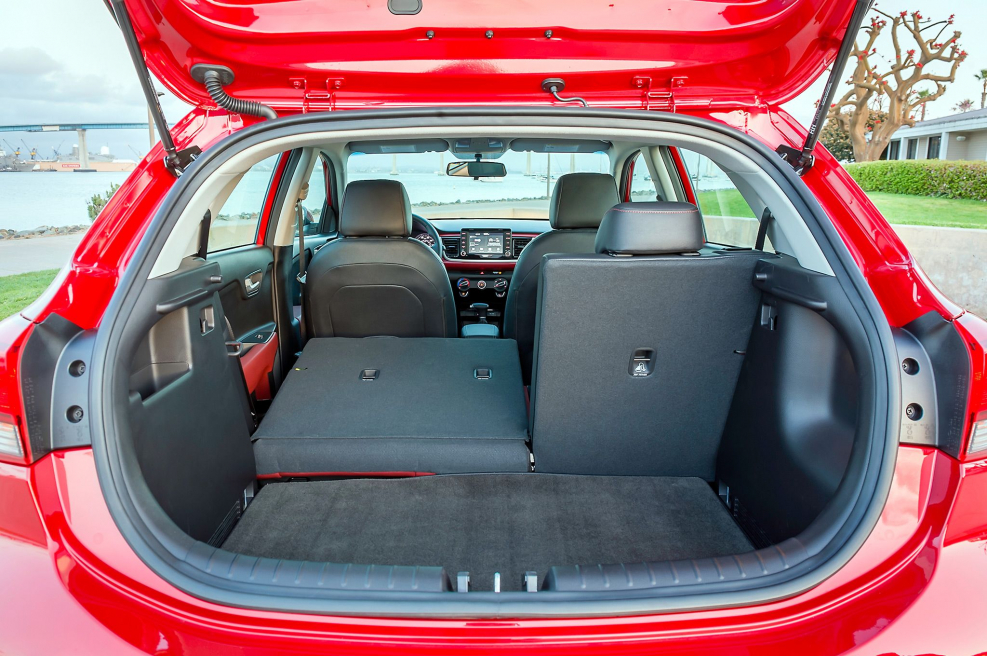 Kia Rio хэтчбек 2018 багажник