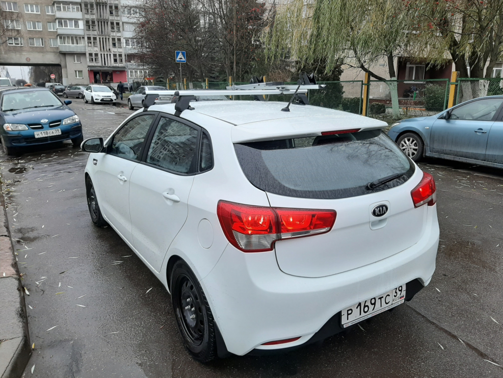 Багажник на крышу автомобиля Киа Рио хэтчбек 2014
