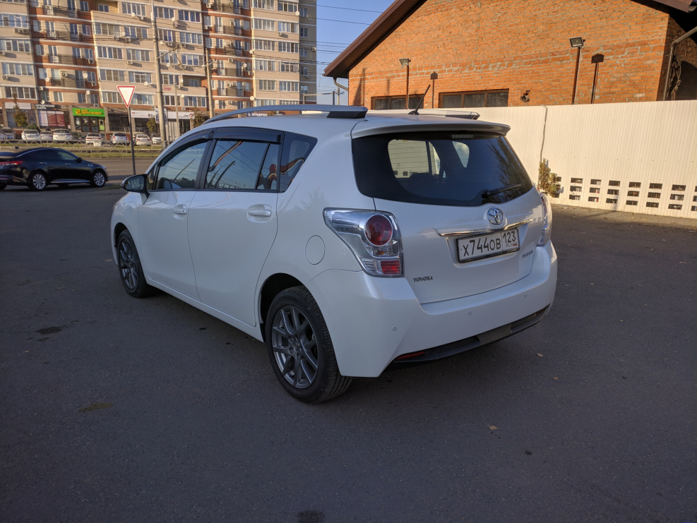 Toyota Verso 2014 салон