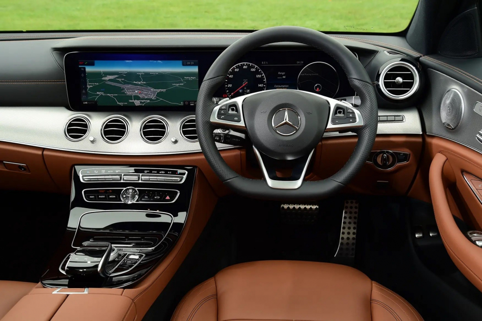 Mercedes e class w213 салон