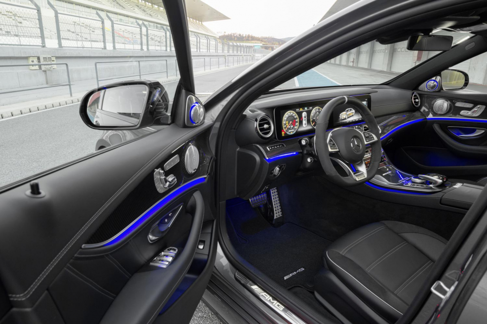 Мерседес e63 AMG салон