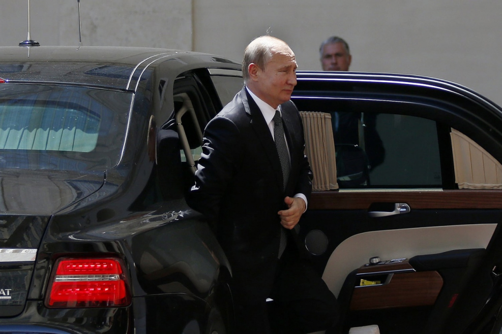 Аурус Путина внутри