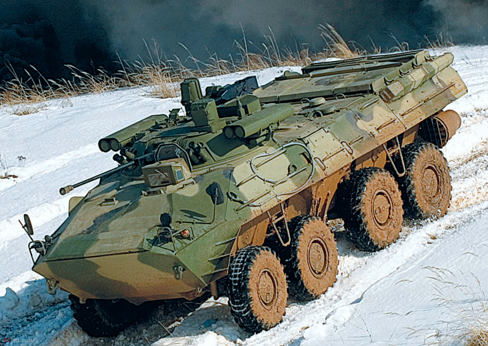 Военный БТР 80