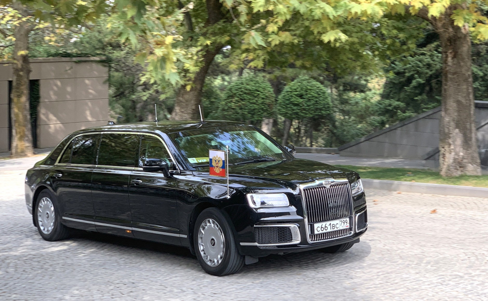 Аурус лимузин президента