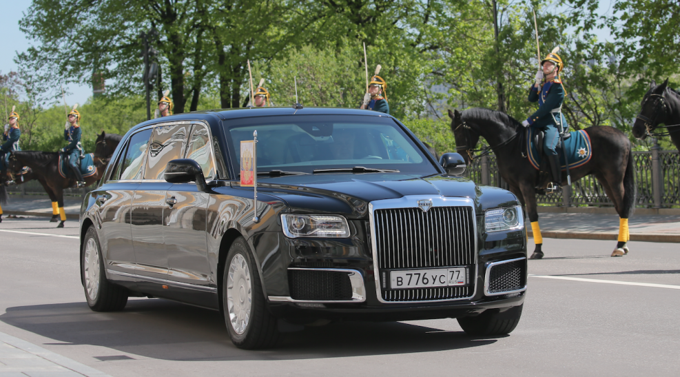 Aurus Senat из «кортежа» Путина