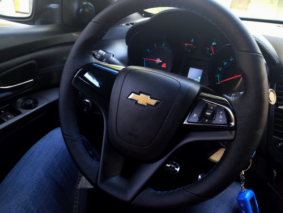 Обтяжка руля Chevrolet Cruze