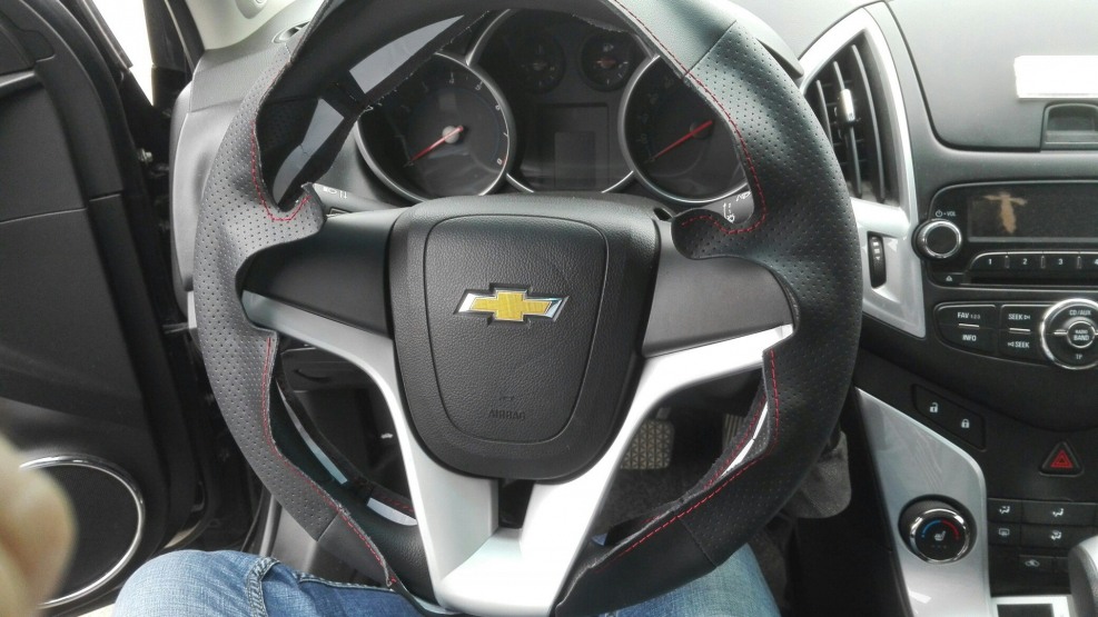 Обтяжка руля Chevrolet Cruze