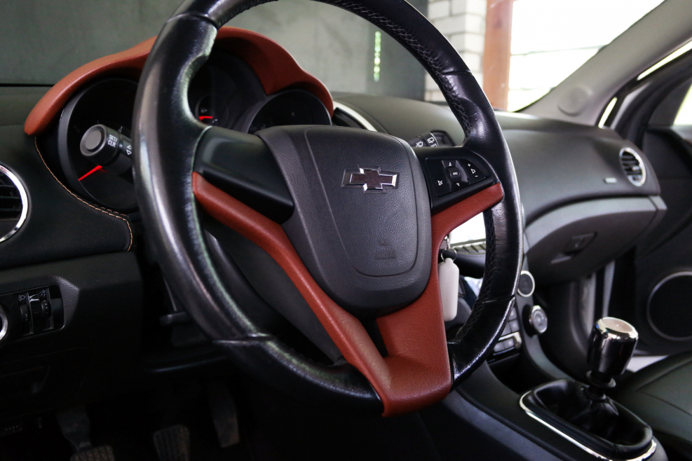 Chevrolet Cruze Оплетка на руль