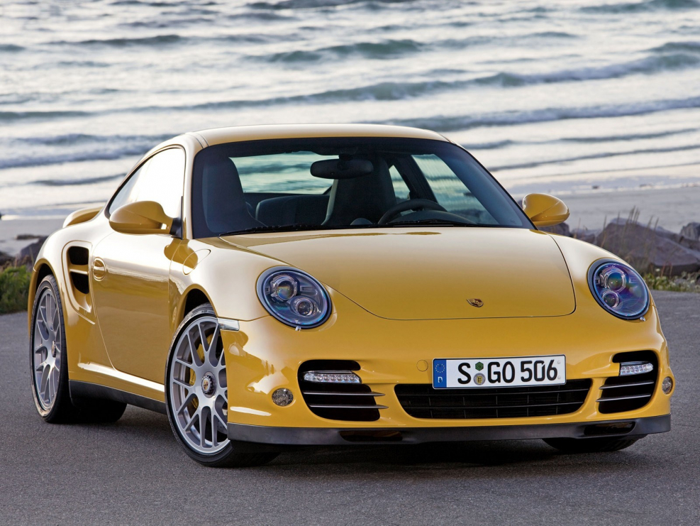Автомобиль Порше 911 2010