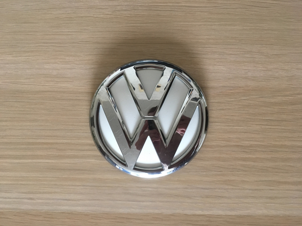 Эмблема VW Polo sedan