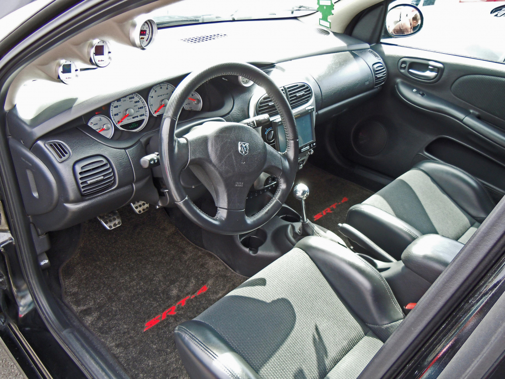 Dodge Neon 2002 салон