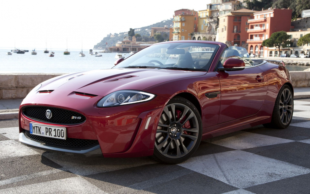 Ягуар XKR красный