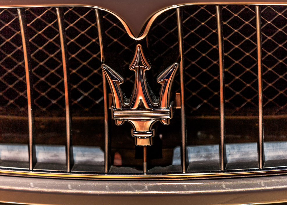 Знак машины Maserati