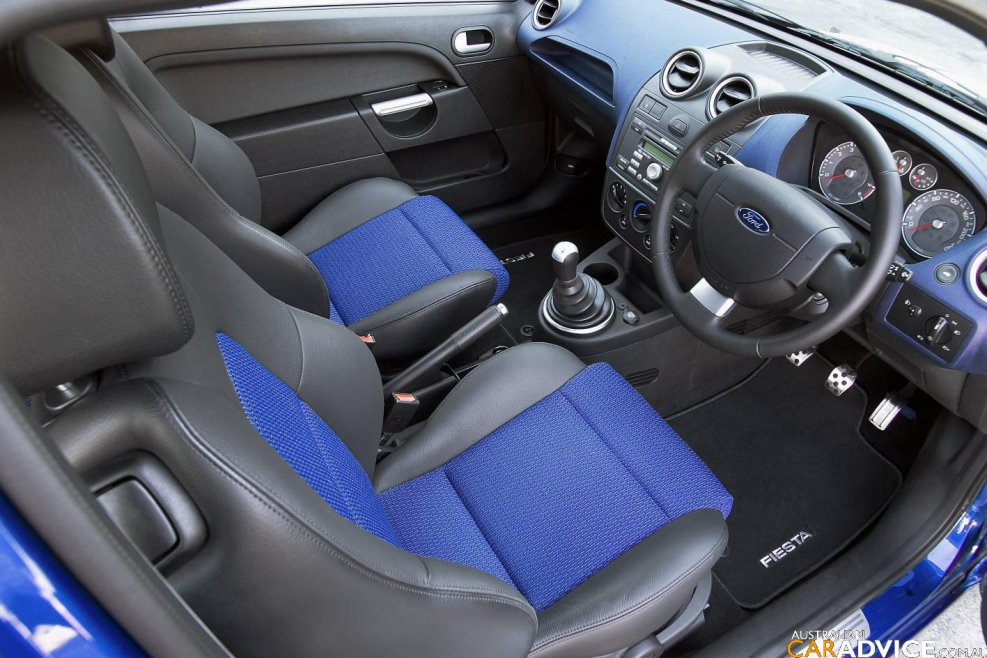 Ford Fiesta St 2008 салон