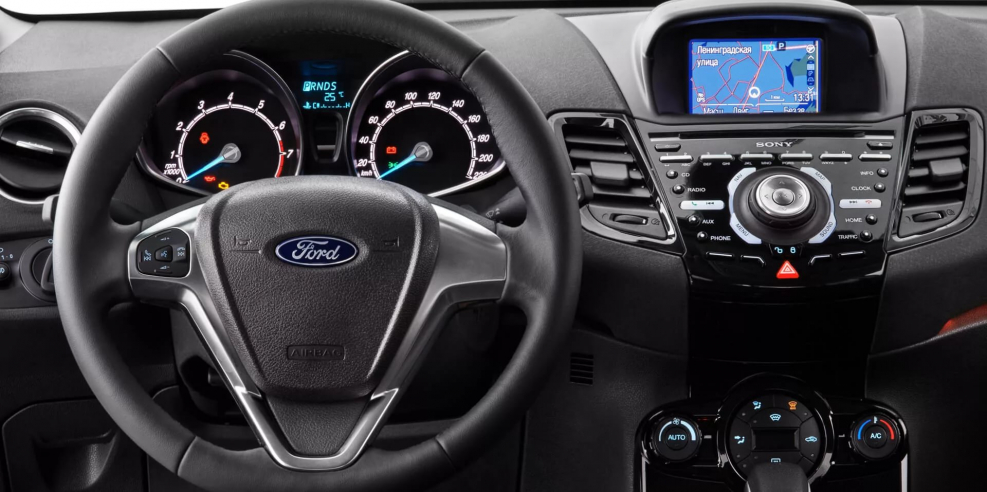 Ford Fiesta 2016 салон