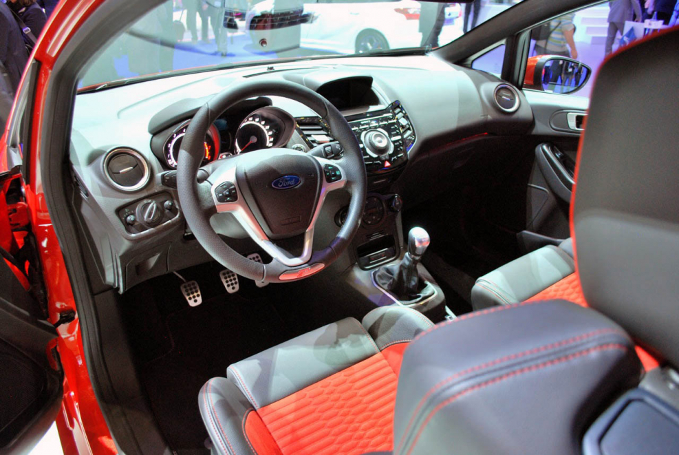 Ford Fiesta St салон
