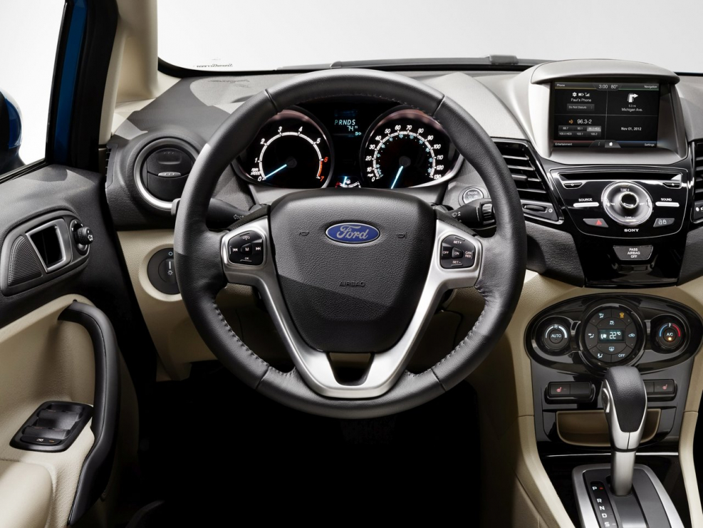 Ford Fiesta mk6 салон