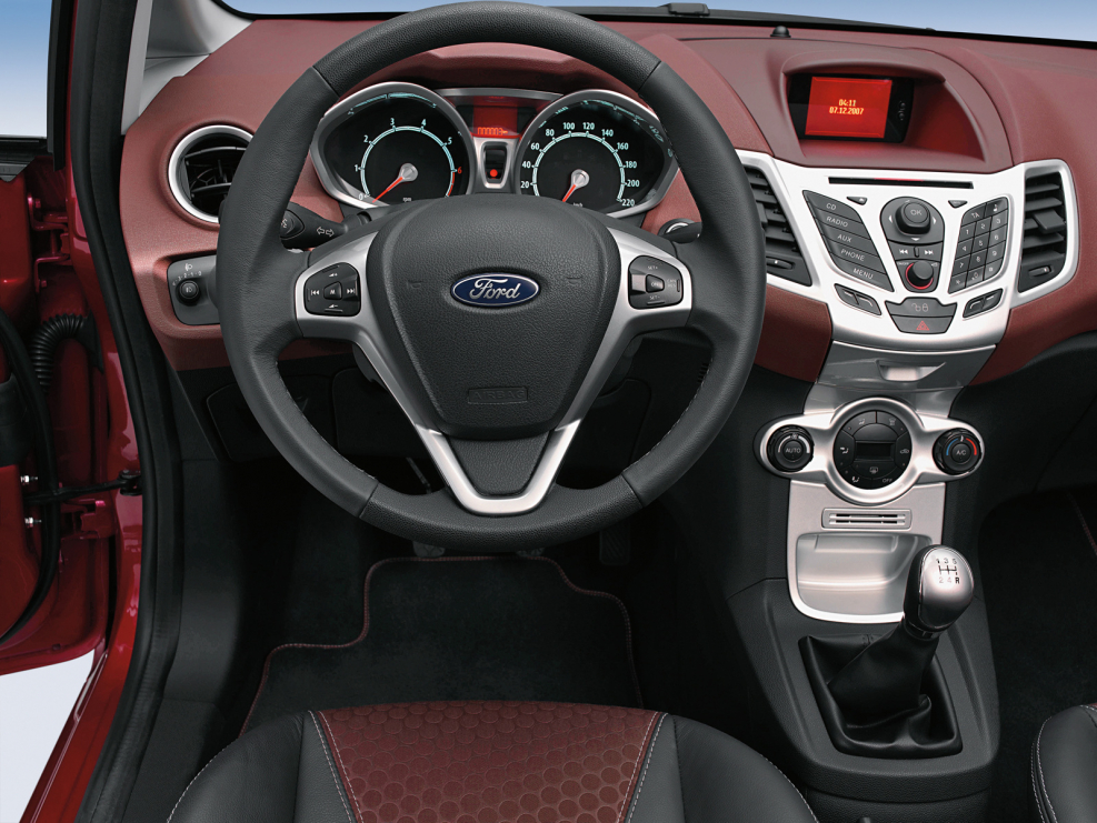 Ford Fiesta mk6 салон