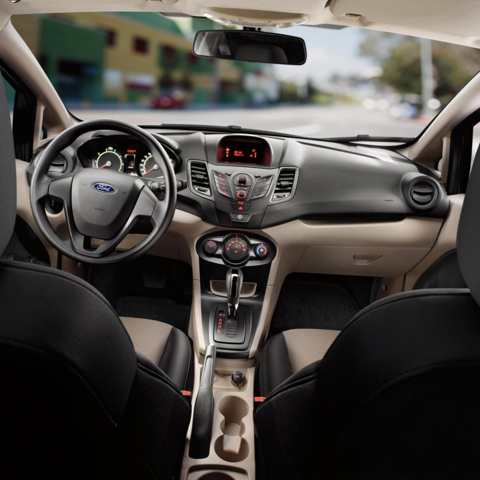 Ford Fiesta 2015 салон
