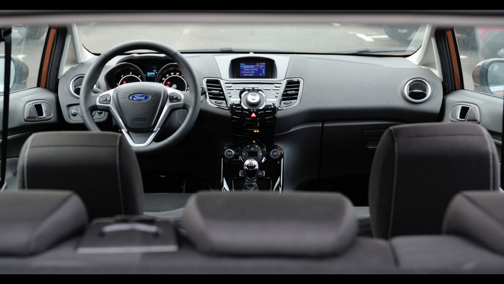Ford Fiesta 2015 хэтчбек салон