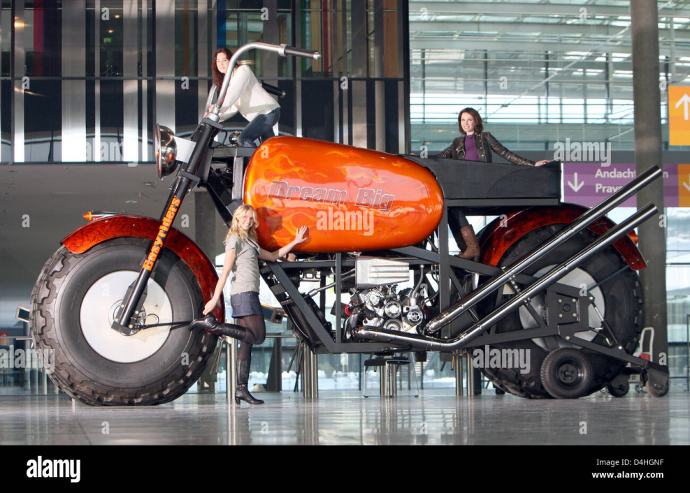 Мотоцикл dodge Tomahawk v10 Superbike