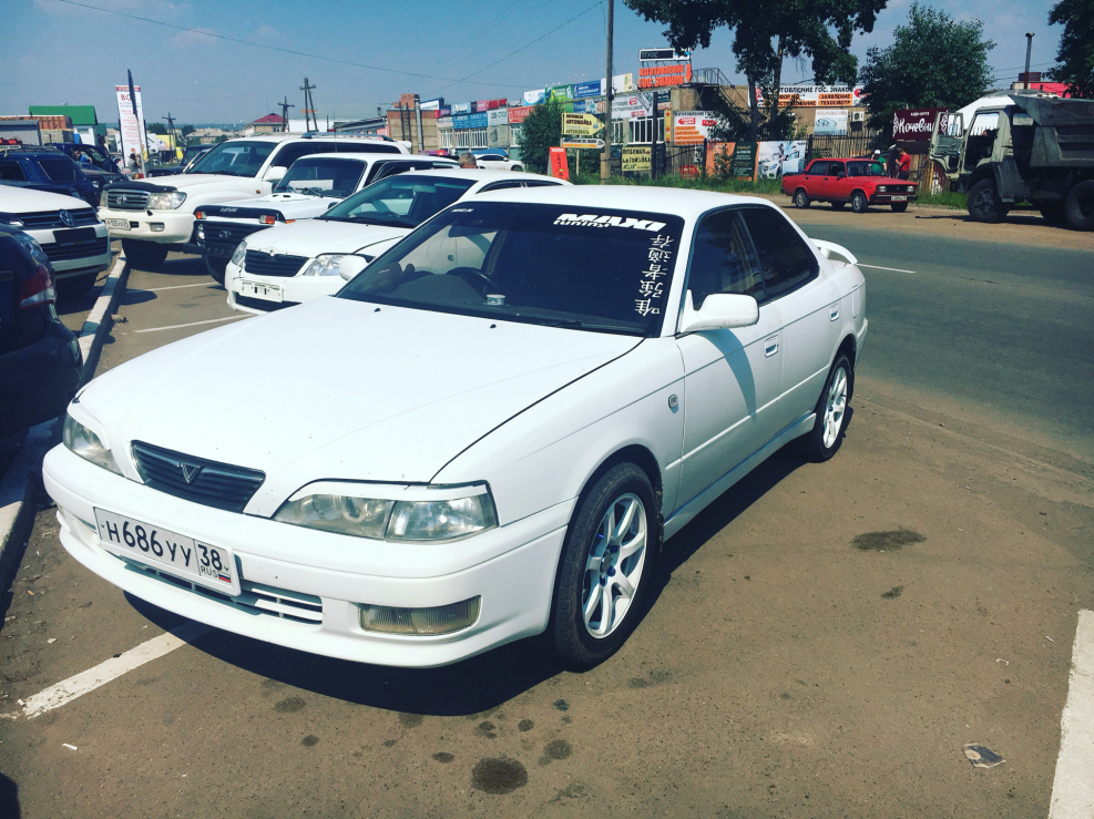 Toyota Vista sv40 белая