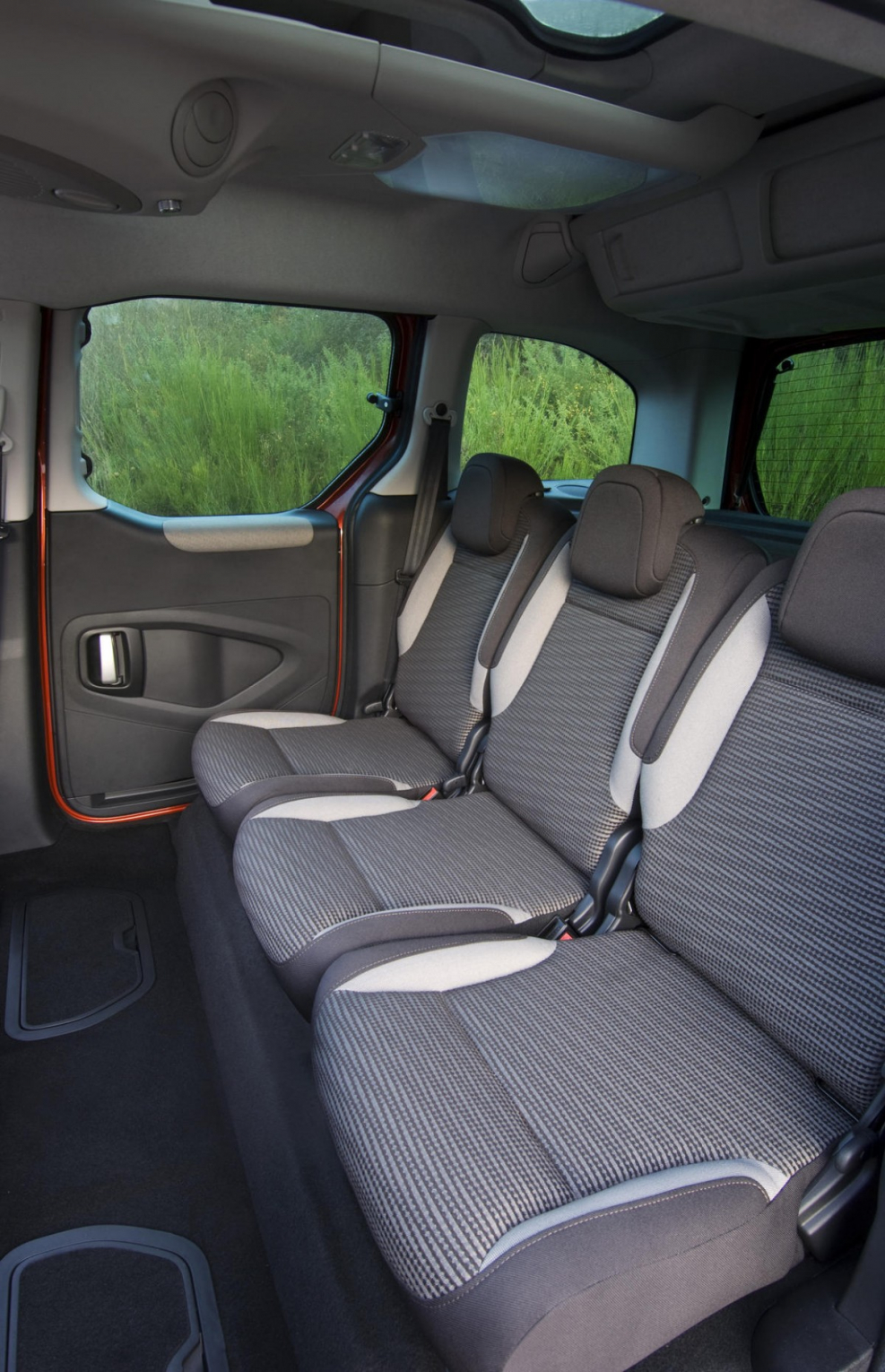 Peugeot partner 2013 салон