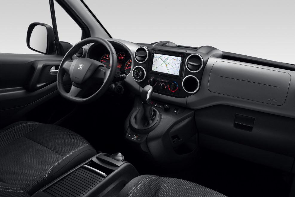 Пассажирский Peugeot partner Tour