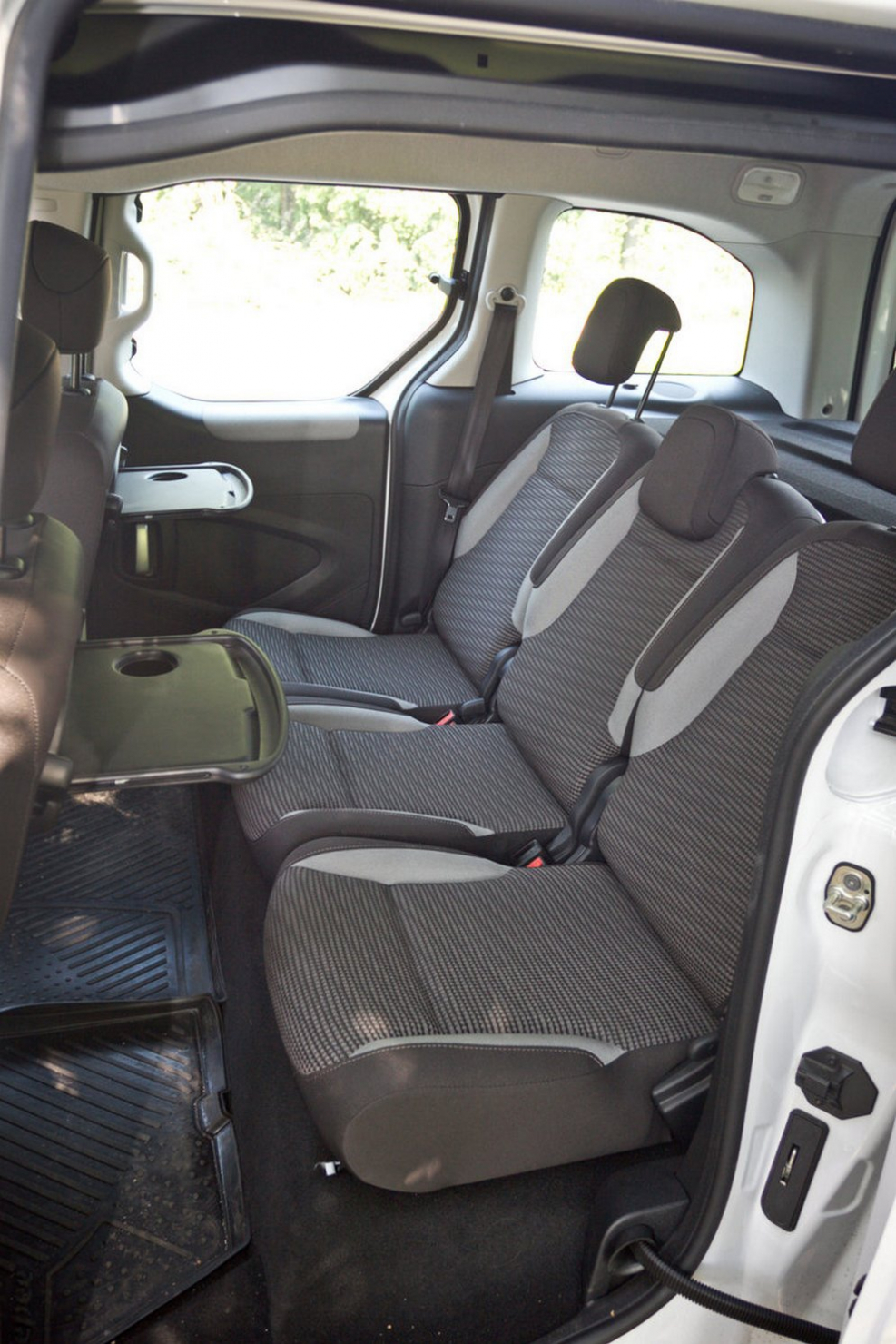 Peugeot partner Tepee салон
