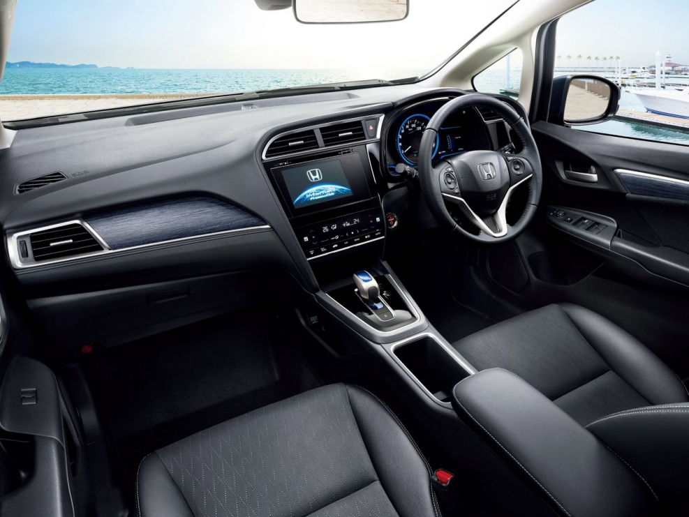Honda Shuttle 2017 салон