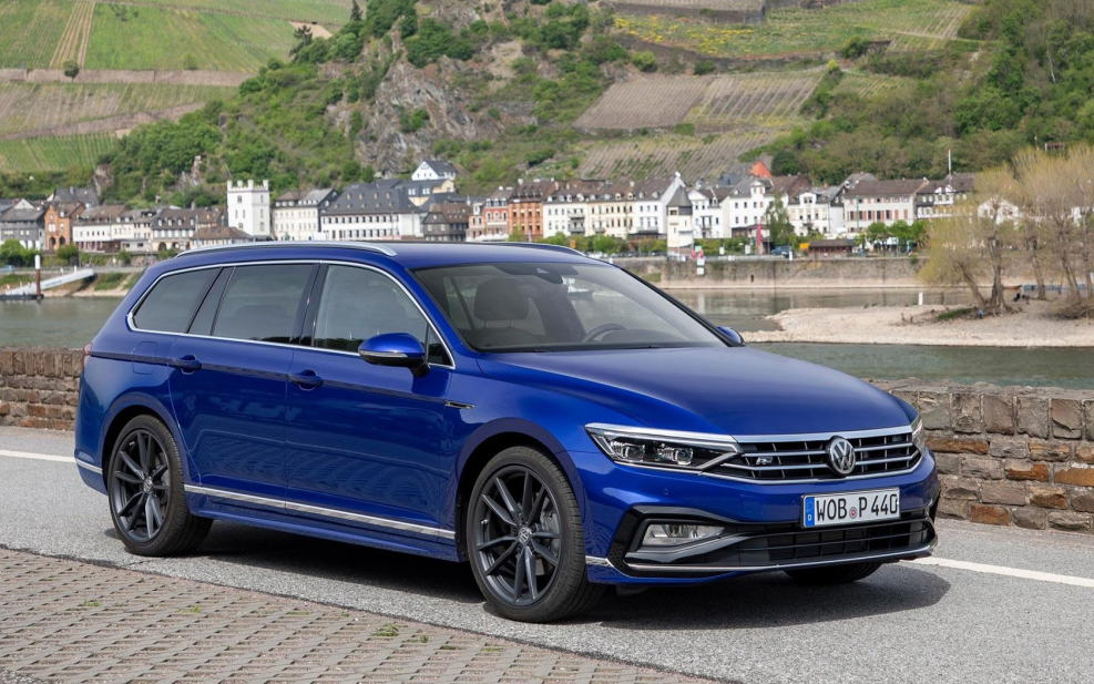 VW Passat b8 универсал r line