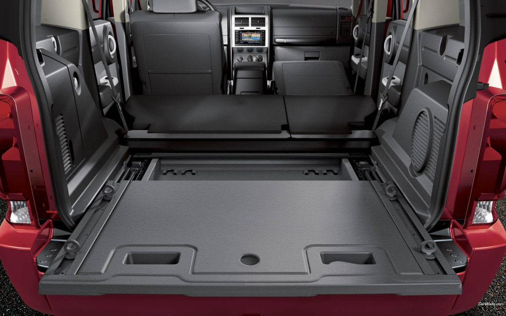 Dodge Nitro 2011 салон