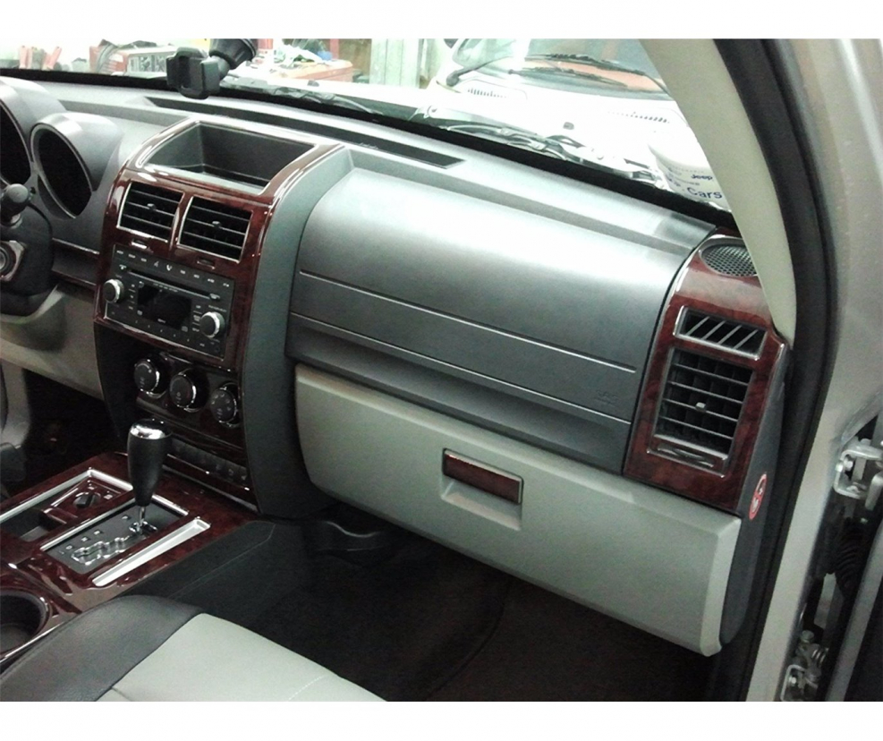 Dodge Nitro 2.8 at, 2007