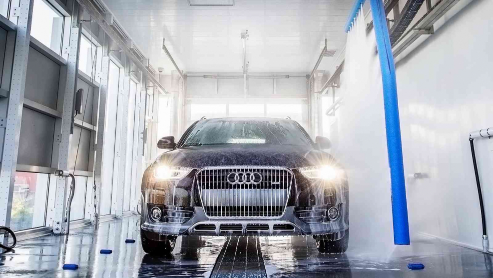 Комплексная мойка автомобиля