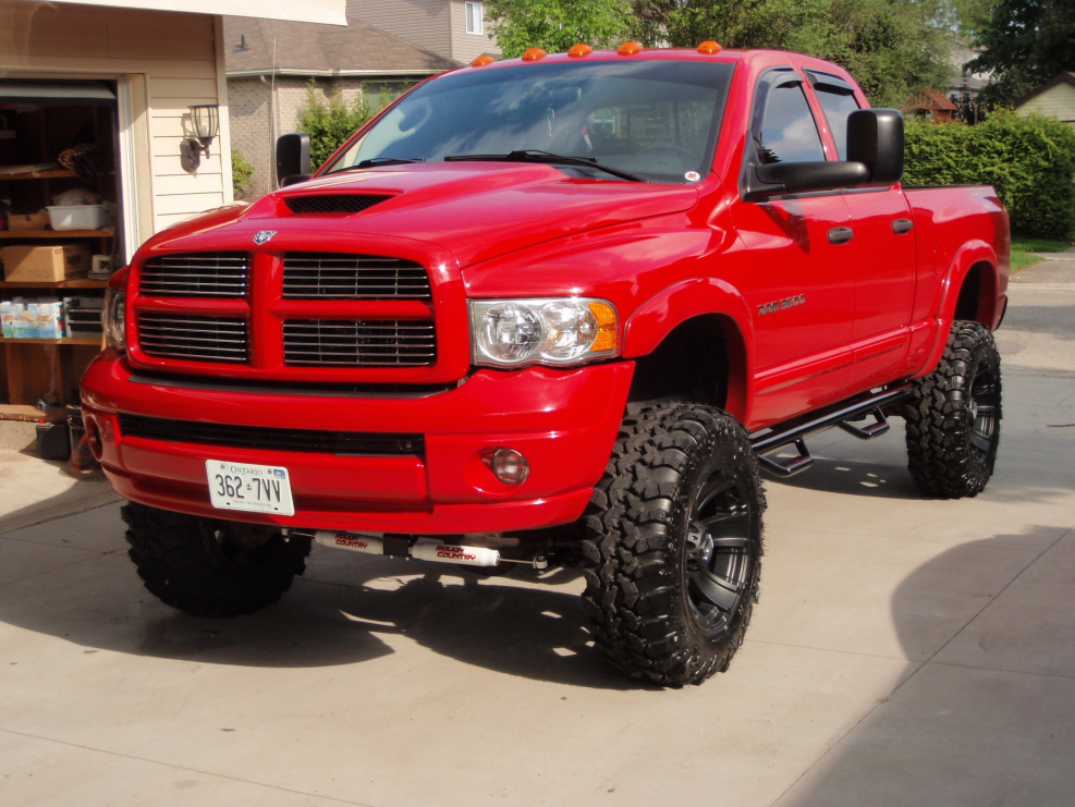 Dodge Ram 2500 красный