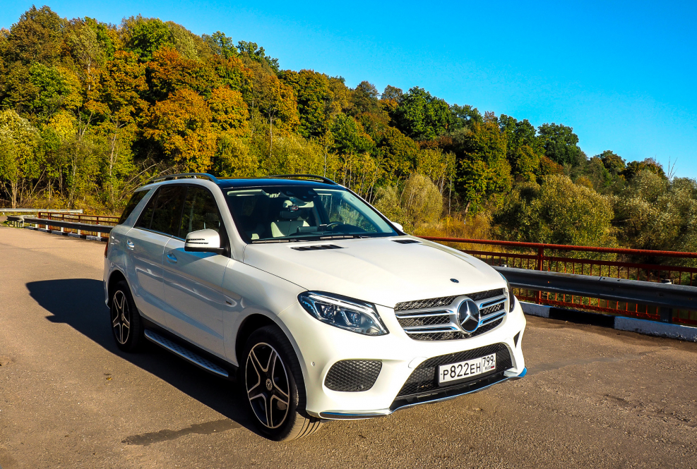 Мерседес GLA 300