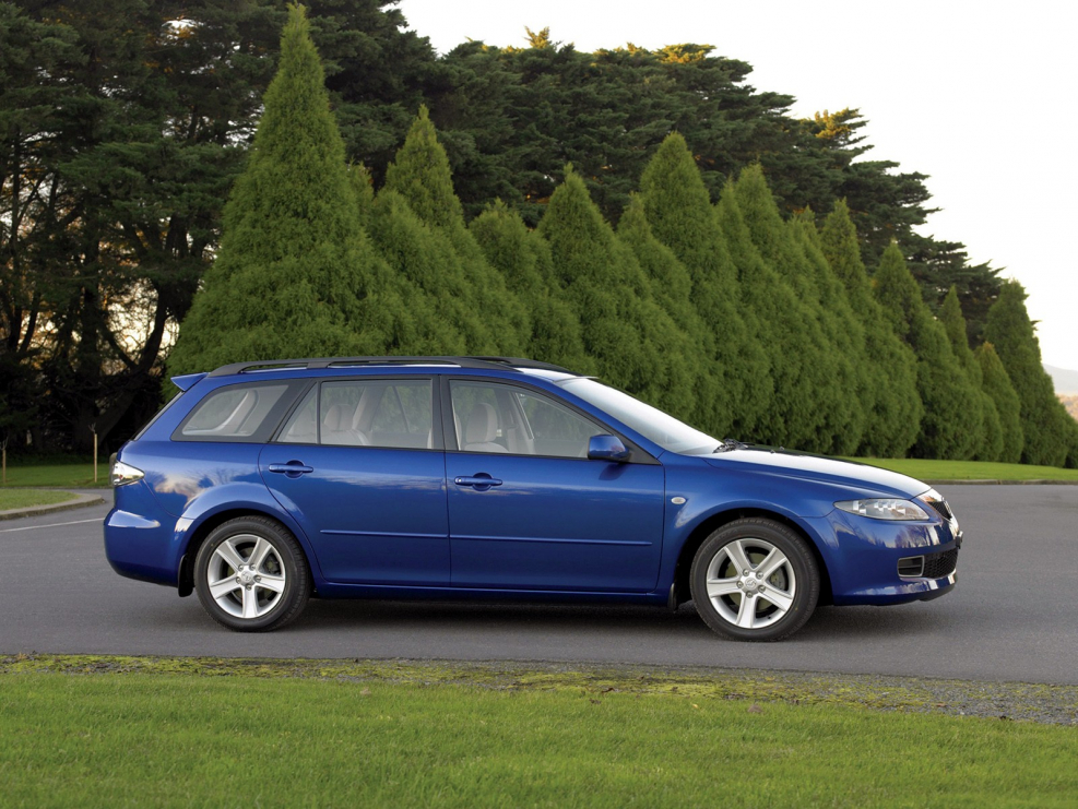 Mazda az-Wagon 2004