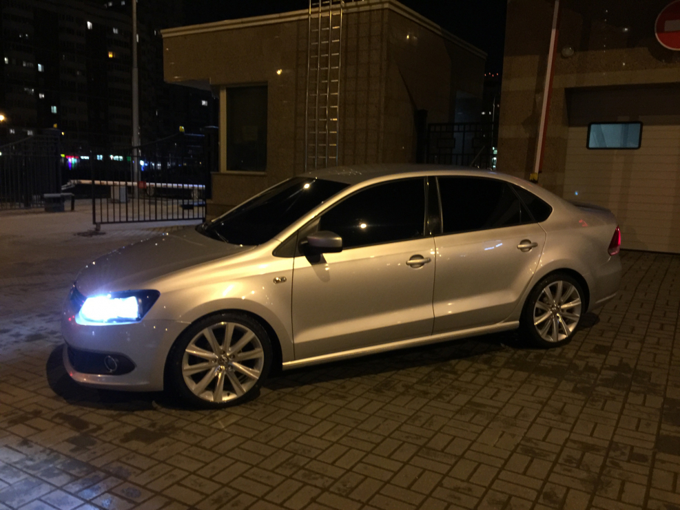 Polo sedan r19