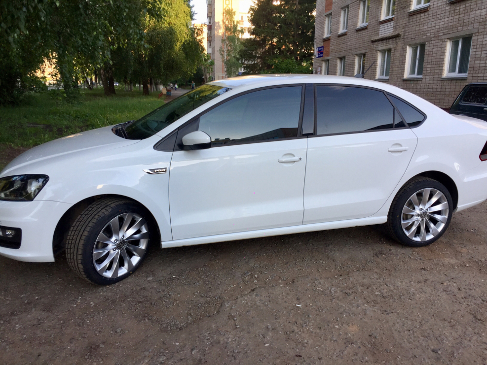 Фольксваген поло седан r17