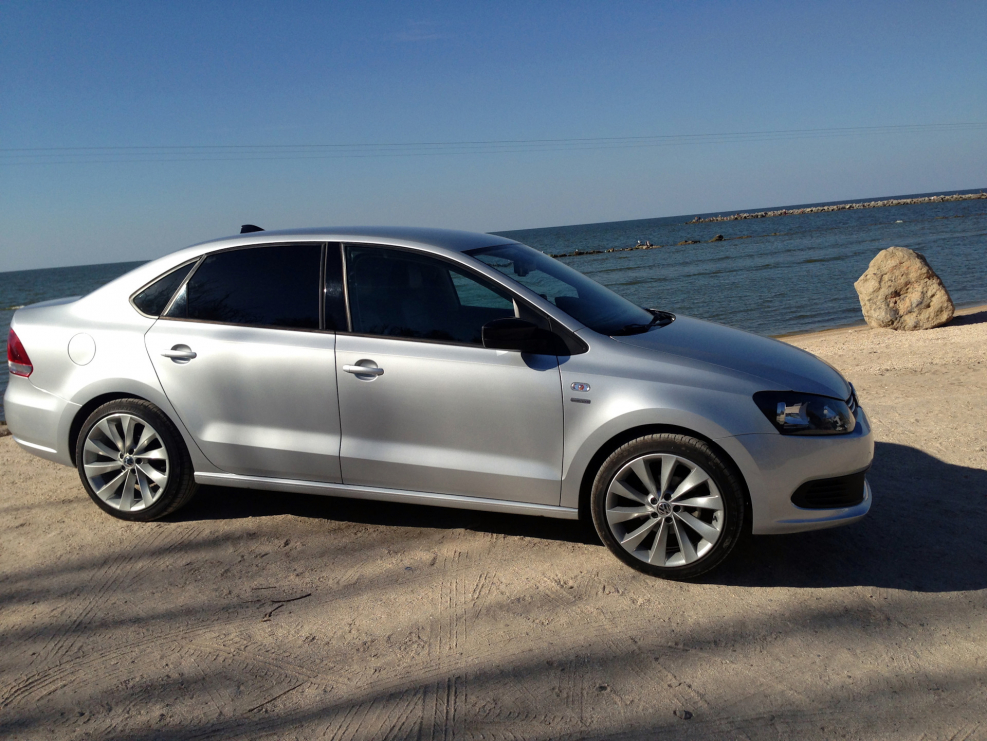 Volkswagen Polo sedan r16
