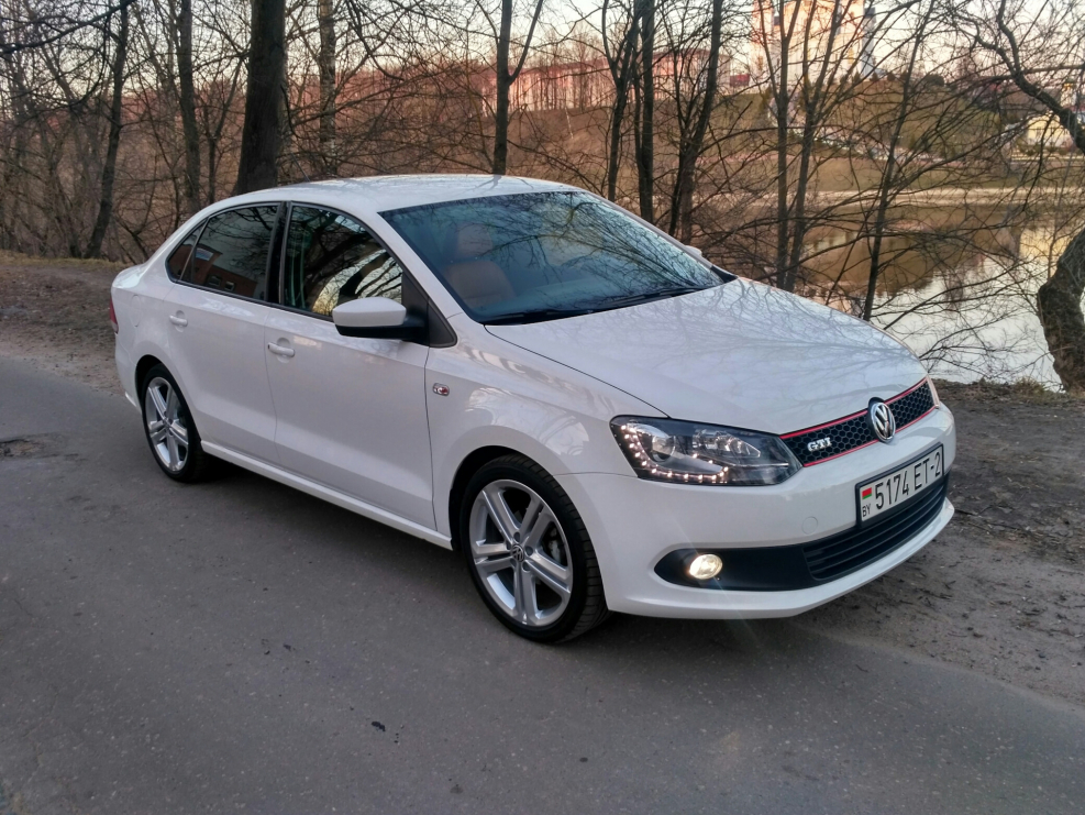 Polo sedan r17